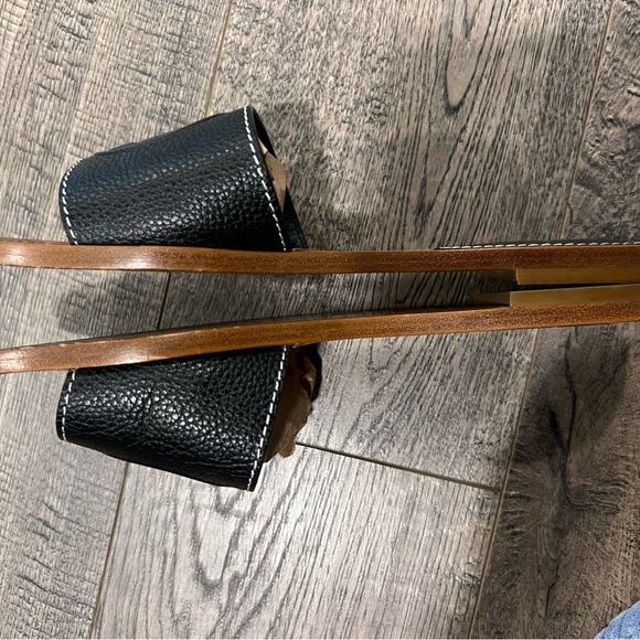 Louis Vuitton Leather Slides Sandals - Picture 3 of 8